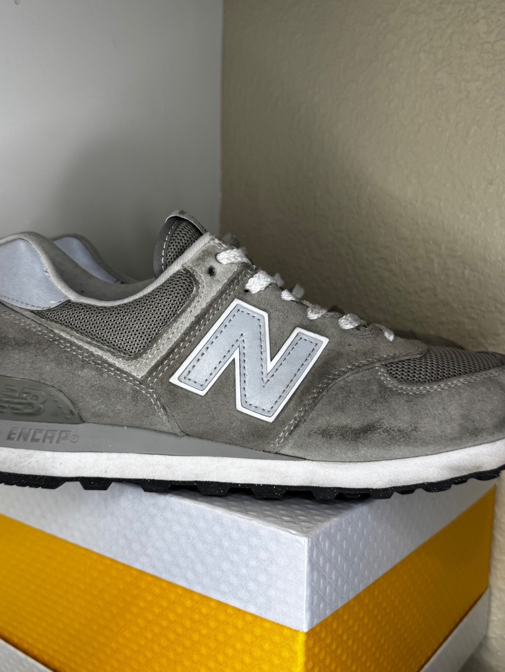 New Balance 574 Core Grey White Men’s Size 9 ML574EVG